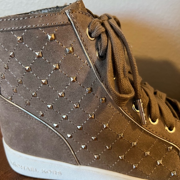 Michael Kors Suede Studded High Top 7 1/2 - Picture 8 of 8